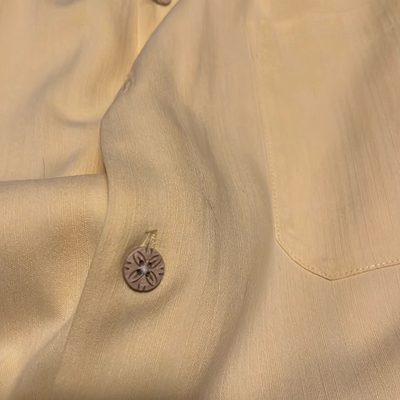 100 percent silk Tommy Bahama men’s yellow short sleeve shirt XL - Picture 5 of 6